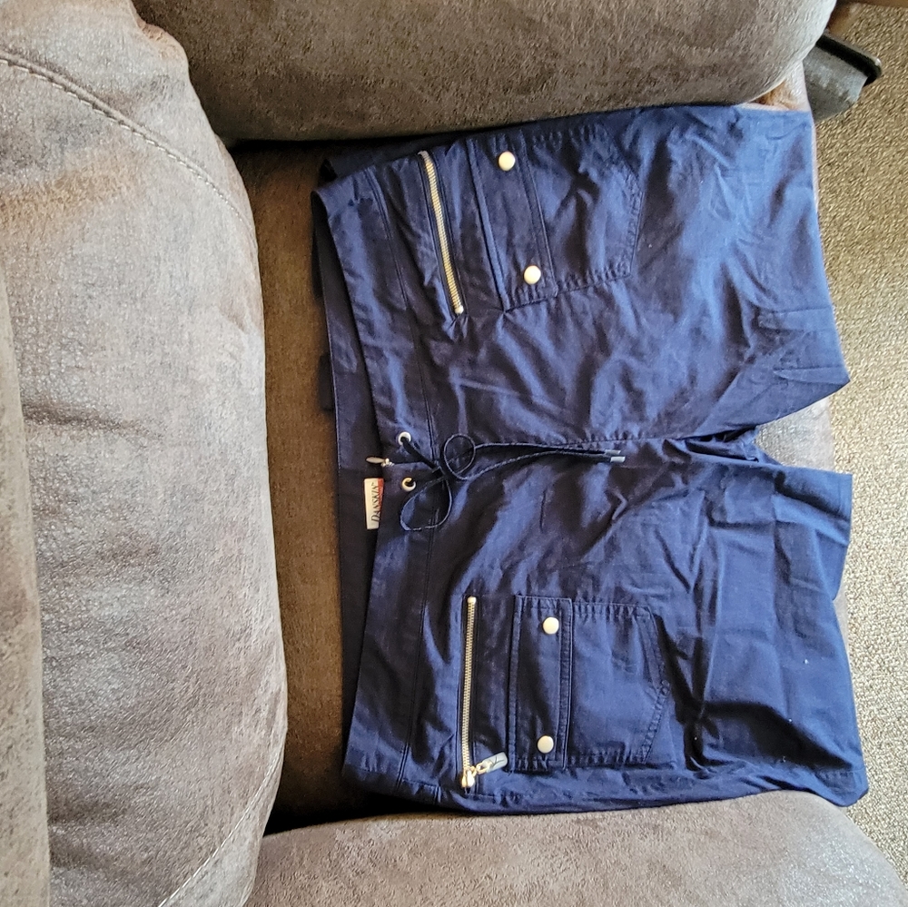 Danskin Capri Pants